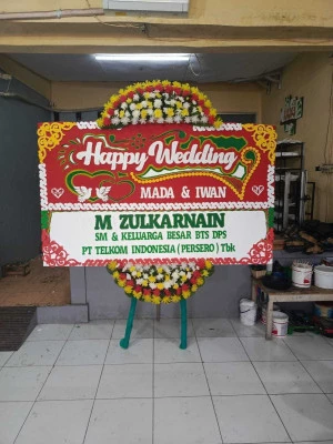 Papan Bunga di Uwung Jaya