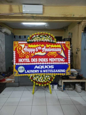 Papan Bunga di Uwung Jaya